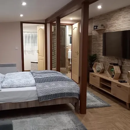 Golya-to Vendeghaz 3* Vajdácska