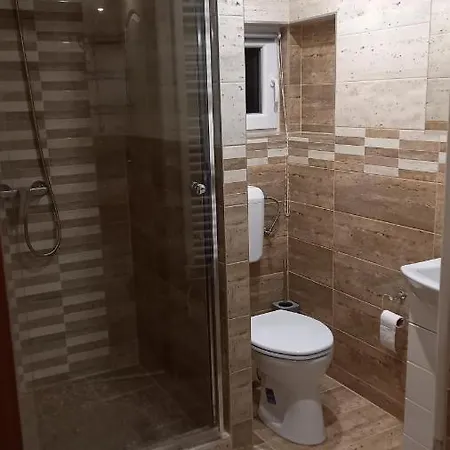 Golya-to Vendeghaz 3*